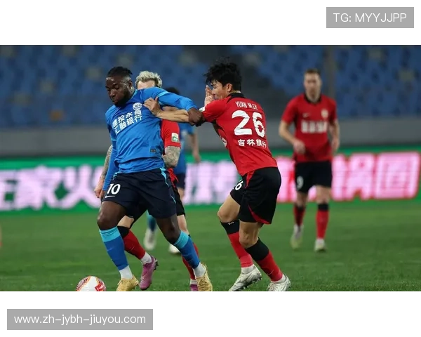 CBA球员王新凯参与足球活动记录